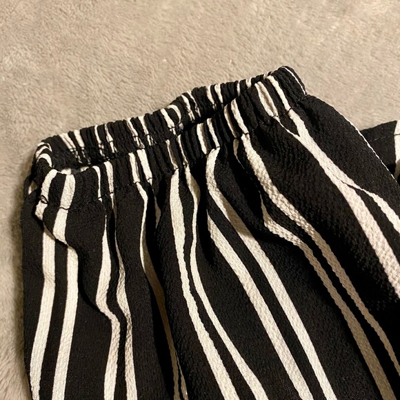 FOREVER 21 Plus Size Off the Shoulder Blouse - Picture 6 of 8